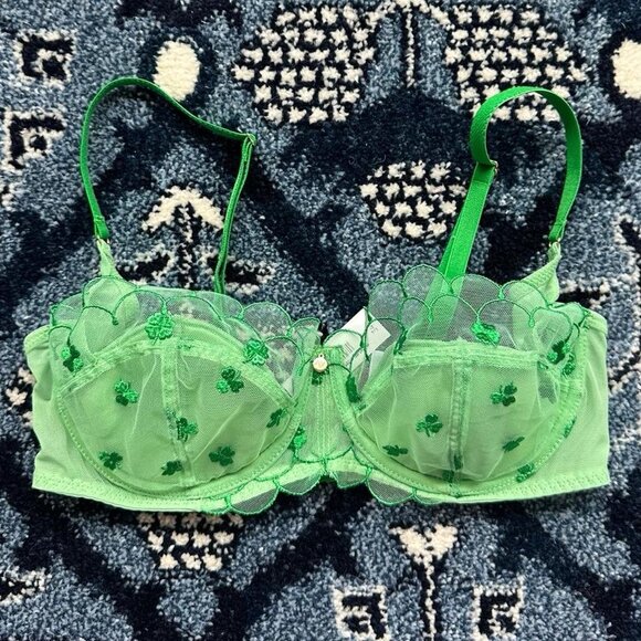 NWT Bettie Contour Shamrock Embroidered Bra - Picture 1 of 2